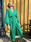 Juno short dress, silkekjole fra Sissel Edelbo - grønn med riddermønster (str S/M) thumbnail