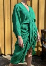 Juno short dress, silkekjole fra Sissel Edelbo - grønn med riddermønster (str S/M) thumbnail