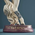 Sirkushest lysestake, hvit polyresin, 15 × 9,5 × 35,5 cm thumbnail