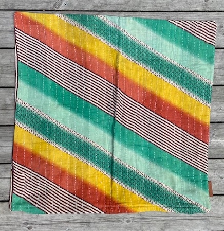 Putetrekk i 100% bomullssari 65 x 65 (stripete og blomstrete i mange farger)