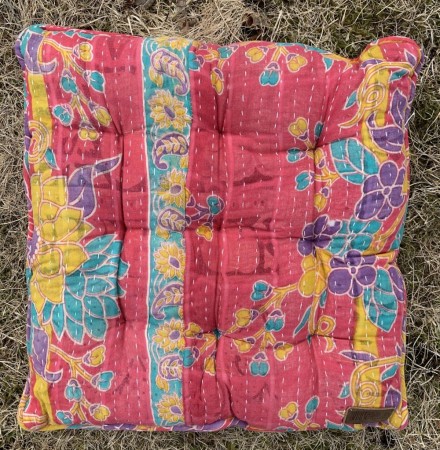 Sittepute av vintage sarier, 40 x 40 cm - No 65