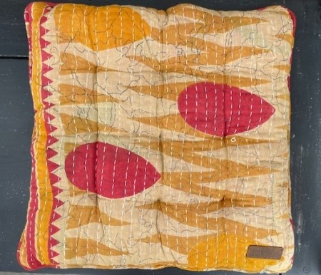 Sittepute av vintage sarier, 40 x 40 cm - No 10