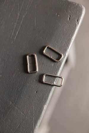 NICKEL LOOP (2,5 cm)- 2 stk spenner fra Merchant and Mills