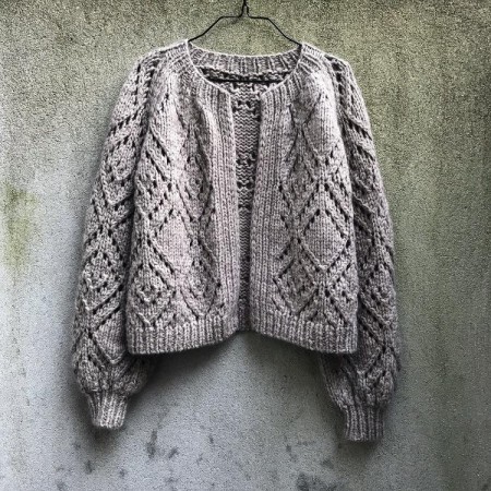 Strikkeoppskrift "Clotilde Cardigan" til voksne - dansk