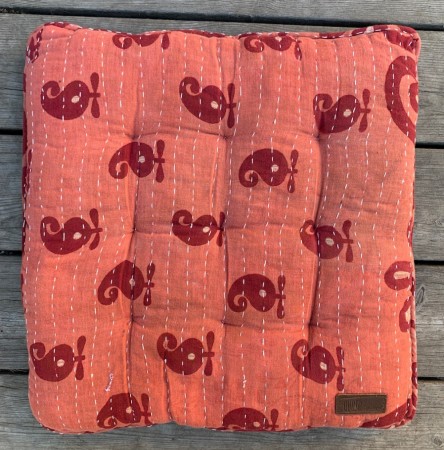 Sittepute av vintage sarier, 40 x 40 cm - No 70