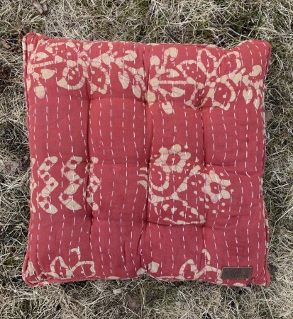 Sittepute av vintage sarier, 40 x 40 cm - No 34