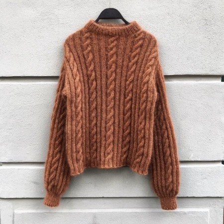 Strikkeoppskrift "Vridd Ribbsweater" til voksne - Knitting for Olive (norsk)