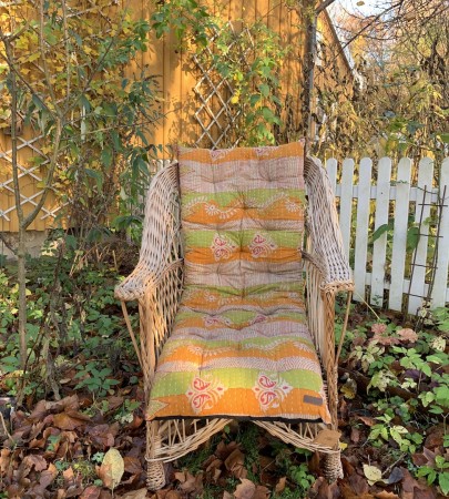 Sittepute / madrass av vintage sarier, 120 x 45 cm - No 1