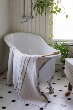 USVA - Badehåndkle i 100% lin fra Lapuan Kankurit, natur og olive
