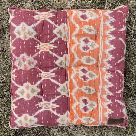 Sittepute av vintage sarier, 40 x 40 cm - No 40