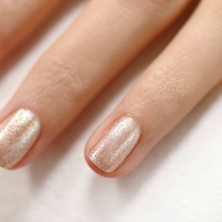 GREEN BY MANICURIST NEGLELAKK - GOLD