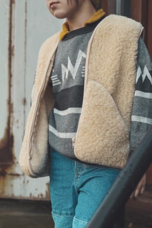 Ullvest ''Cienki Latte'' for barn fra We Are Wovens