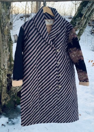 Milo Quilted Silk Coat, kåper i vintage silke fra Sissel Edelbo, sort med striper - solgt