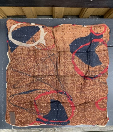 Sittepute av vintage sarier, 40 x 40 cm - No 02