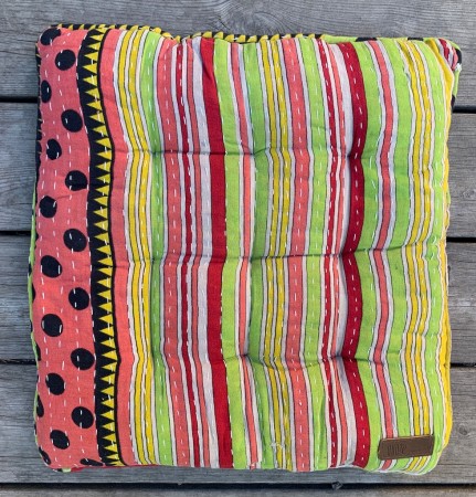Sittepute av vintage sarier, 40 x 40 cm - No 69