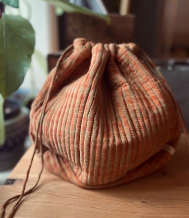 Ingrid, mellomstor veske fra Sissel Edelbo - oransj og okerbeige