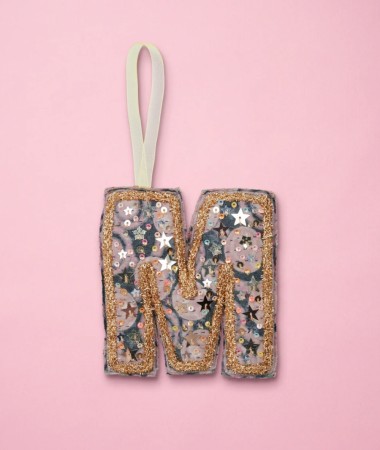 Julepynt - M -, Alfabet Kantha Ornament, fra Sissel Edelbo