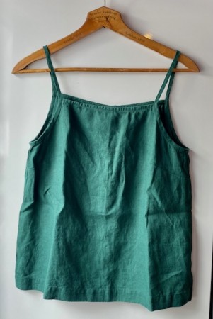 Stella top, singlet i lin FRA LINENFOX, emerald green