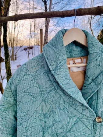 Milo Quilted Silk Coat, kåper i vintage silke fra Sissel Edelbo, lys grønn