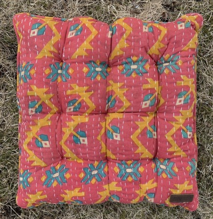 Sittepute av vintage sarier, 40 x 40 cm - No 61