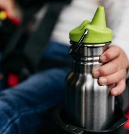 Kid Kanteen Sippy Drikkeflaske 355ml - børsta stål og grønn kork 
