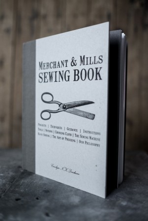 THE SEWING BOOK - sybok fra Merchant & Mills
